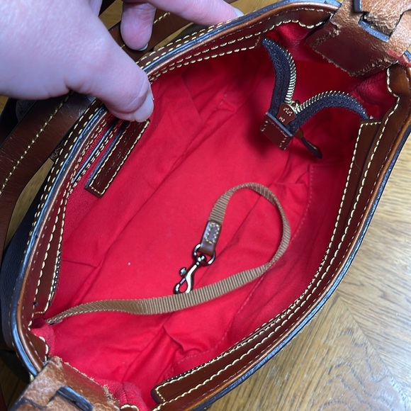 DOONEY & BOURKE DERBY PEBBLE LEATHER SHOULDER BAG - Picture 13 of 16